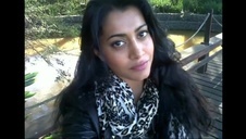 napalona małolata ciągnie kutasa