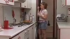 przyrodnia siostra z zawiązanymi oczami zostaje wyruchana w stylu pov