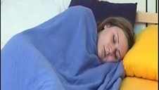 posuwa laseczkę w dupę w hotelu