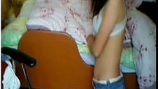 czekoladka elegancko wygina się na kutasie