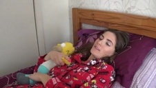 spędza wakacje z idealną blondynką