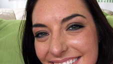 sexowna laska z małymi piersiami