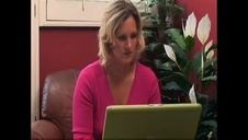 ruda blondi i brunetka cudownie się razem zabawiają