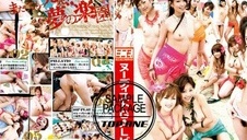 blondi i brunetka obciągają ogromną pałę