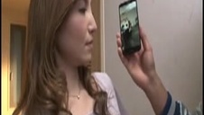 brunetka obrabia kuśki