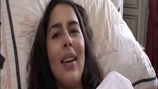 dwie młode lesbijki mają duży apetyt