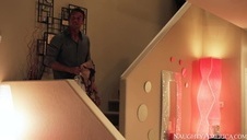 cukinie w cipce masturbującej się suczki