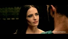 lolitka wkłada palce do ciasnej cipki