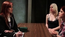 pieści swą szparkę srebrną seks zabawką