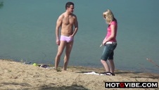 mamusia daje sobie z palca