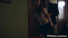 dłonie pani raquel wiedzą jak popieścić peniska