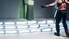 czekoladowe łanie liżą bladego różowego kutaska