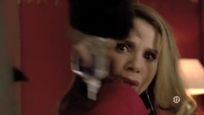 blondi wciska seks zabawkę w cipkę lesbijki