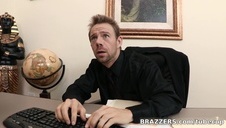 dzikie brunetki mają ochotę na seks