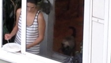 dwie nastki wiążą kolegę