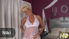 zabójczo seksowna kusicielka bierze go do buzi