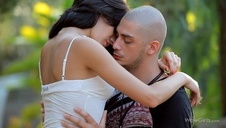 porno w toalecie z silikonową suczką