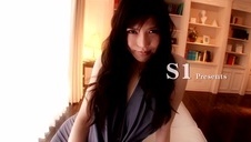 nienaganna brunetka lubi seksik na łyżeczkę