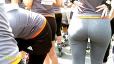 denise masino masuje owłosioną cipkę