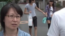 mięśniak pieści jej cyce