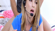 dwie dziewczyny wspólni wtykają sobie dildo