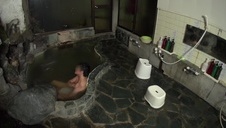 harcerka obrabia mu kutasa