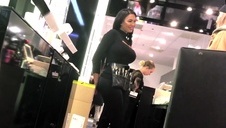 świetne i krągłe mamuśki lubią seks w sypialni