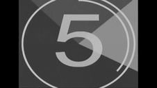 retro mama w białych pończochach liże małego kutasa