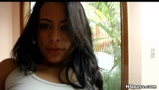 młoda w szpilkach jest całowana po cipce