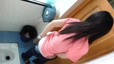 seksowna niunia w różowych majtkach