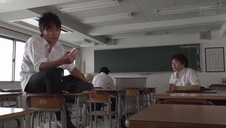 melanie masuje jego ciałko