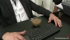 cycata brunetka liże długiego kutasa