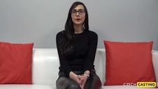 melomanka jest posuwana pod gołym niebem