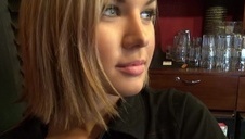 turysta z brazylii testuje hiszpańską prostytutkę w dzielnicy czerwonych latarni