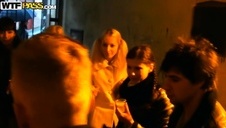 spust w cipkę puszystej suczki