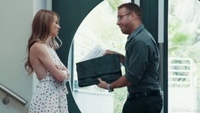 czekoladka znakomicie masuje swoją szparkę