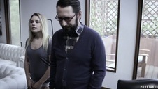 gorąca dziewczyna ze sztucznymi cycami