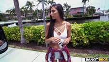 niemki dogadzają dziadziusiowi w trójkącie