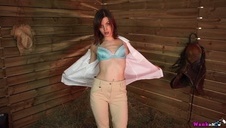 6 gości spuszcza się do cipki