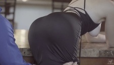 zboczona lesba poniewiera koleżankę