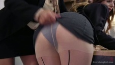 gorąca dziewczyna cała w tatuażach