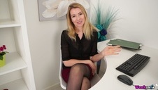 wpychanie penisa buzię trzydziestolatki