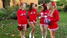 czarnowłosa bella ma krągły biust i różowe cipsko