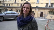 aaliyah hadid ujeżdża go na łóżku