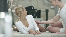 ogromny biust blond dupodajki