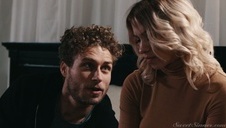 nastolatka zabawia starszą panią