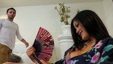 facet ugniata jej perfekcyjne dupsko