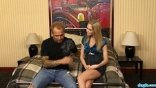 zgrabna ślicznotka uwielbia analne dymanie