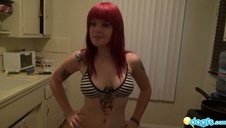 pod spódnicą w markecie