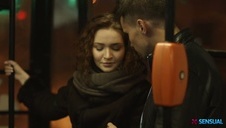 czarnowłosy kociak jest ruchana na łyżeczkę w dupsko